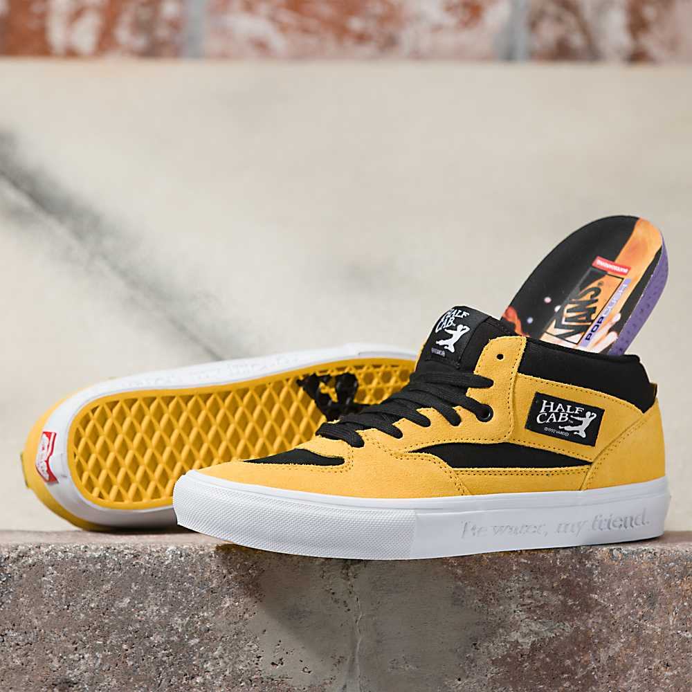 Tenis Skate Vans X Bruce Lee Skate Half Cab Mujer Negras/Amarillo | BWF217085